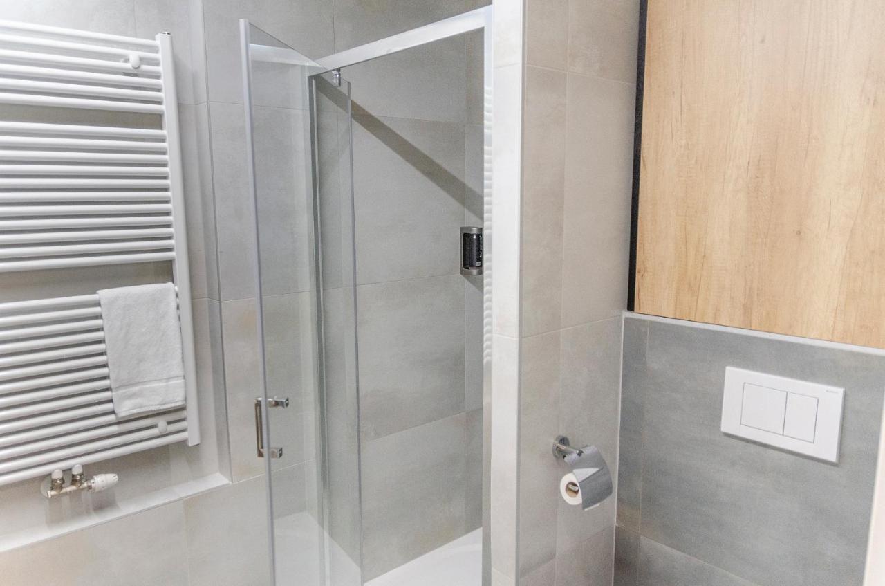 אוסטרובצ'יצה Hotel D1 מראה חיצוני תמונה