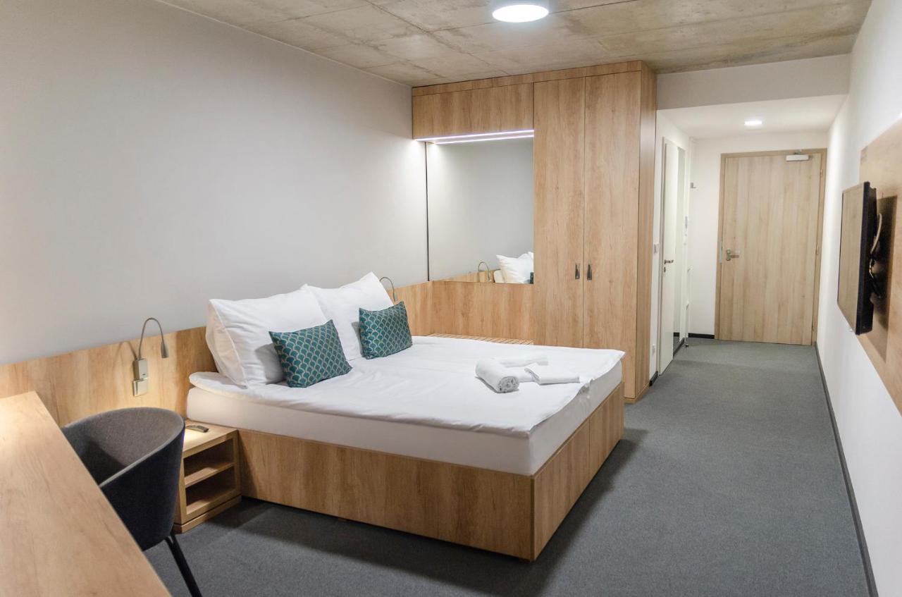 אוסטרובצ'יצה Hotel D1 מראה חיצוני תמונה