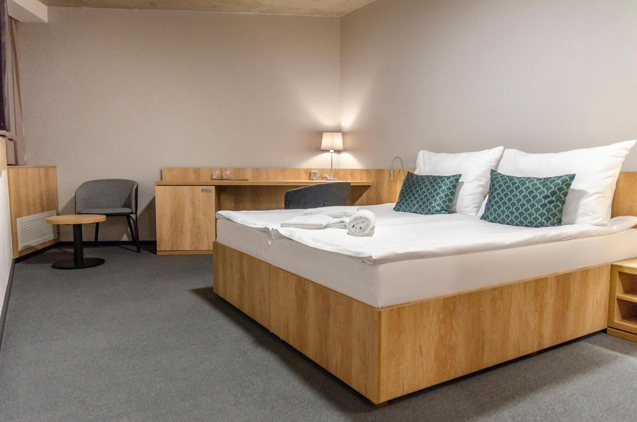 אוסטרובצ'יצה Hotel D1 מראה חיצוני תמונה