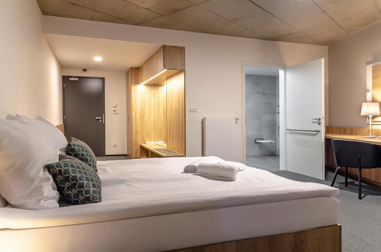 אוסטרובצ'יצה Hotel D1 מראה חיצוני תמונה