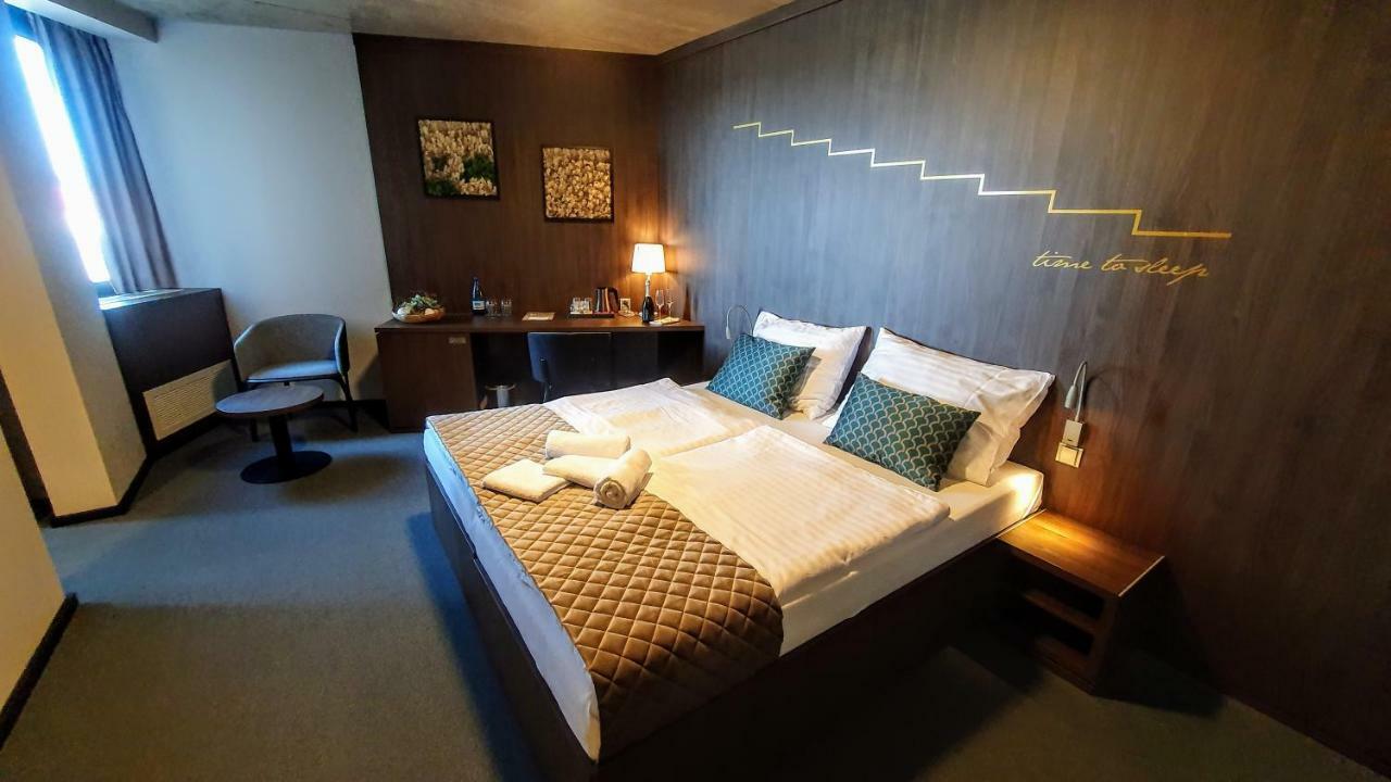 אוסטרובצ'יצה Hotel D1 מראה חיצוני תמונה